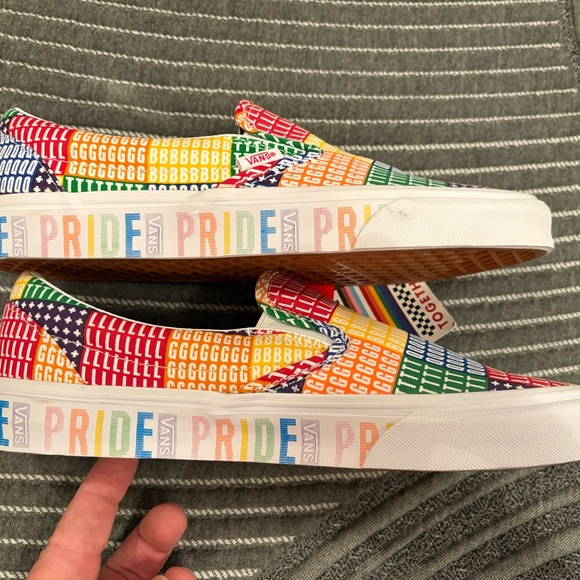 Vans Pride Slip-On Shoes. Size 9.5 - Picture 3 of 6